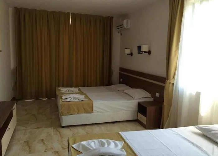 Flower Street Provides With Free Wifi, Air Conditioning *