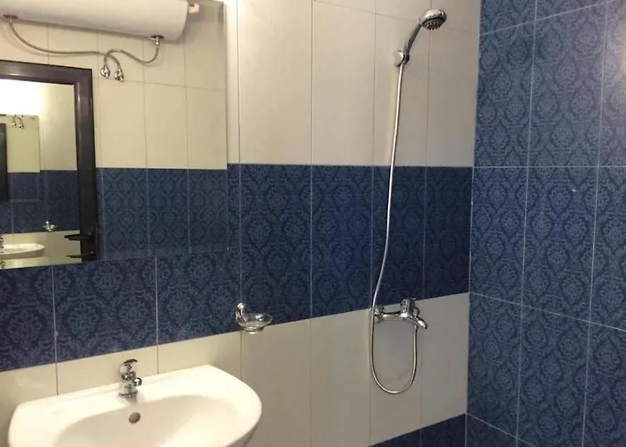 Flower Street Provides With Free Wifi, Air Conditioning Holiday home