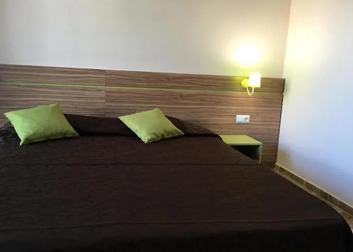 Flower Street Provides With Free Wifi, Air Conditioning *