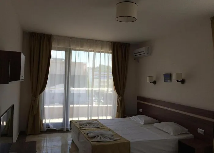 Flower Street Provides With Free Wifi, Air Conditioning Sunny Beach