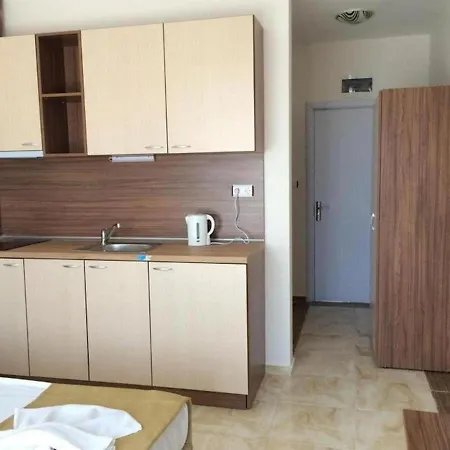 Holiday home Flower Street Provides With Free Wifi, Air Conditioning