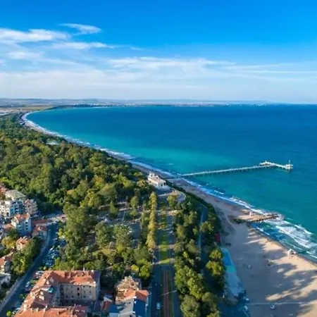 Flower Street Provides With Free Wifi, Air Conditioning Slăntjev Brjag