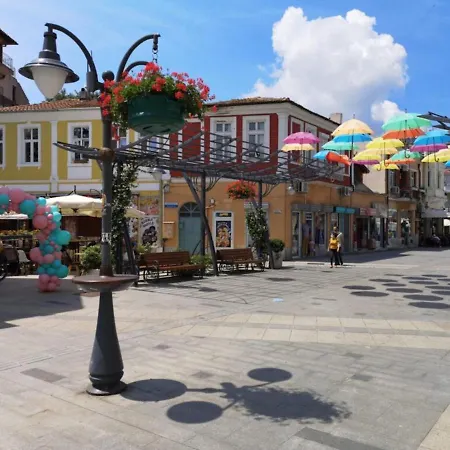 בית נופש Flower Street Provides With Free Wifi, Air Conditioning *