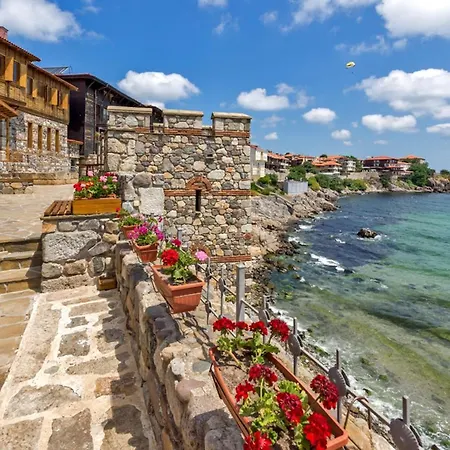 Flower Street Provides With Free Wifi, Air Conditioning Sunny Beach