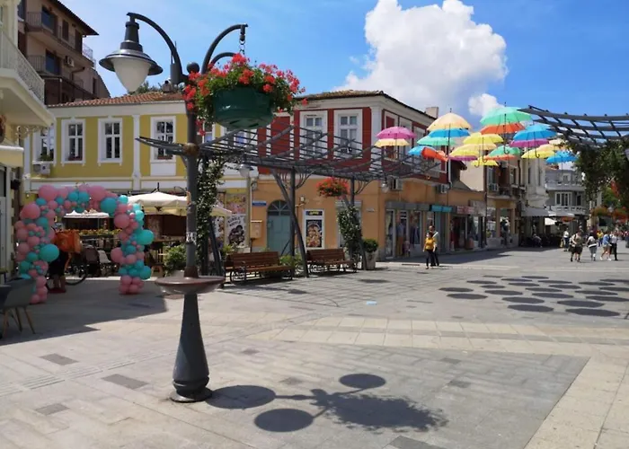 Будинок відпочинку Flower Street Provides With Free Wifi, Air Conditioning *