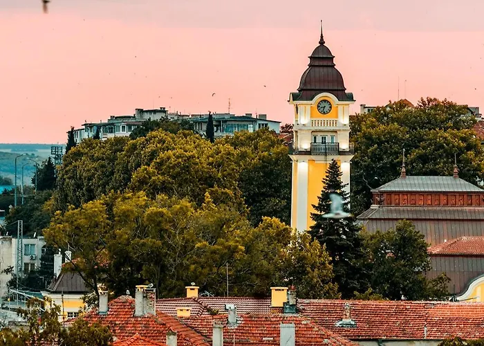 Flower Street Provides With Free Wifi, Air Conditioning * Слънчев бряг